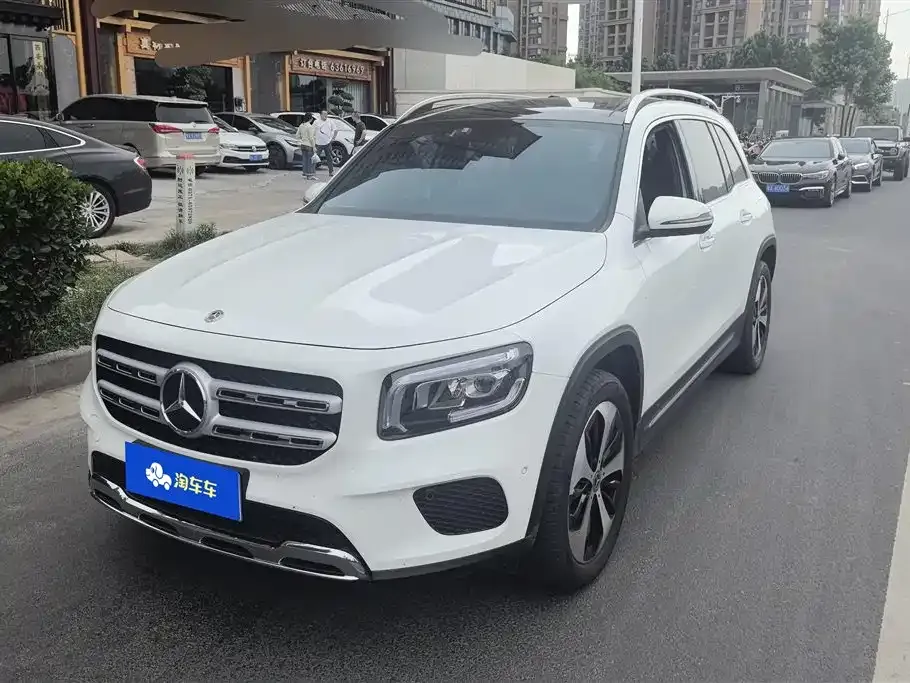 Mercedes-Benz GLB — фото 1