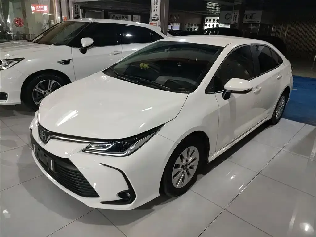Toyota Corolla — фото 1