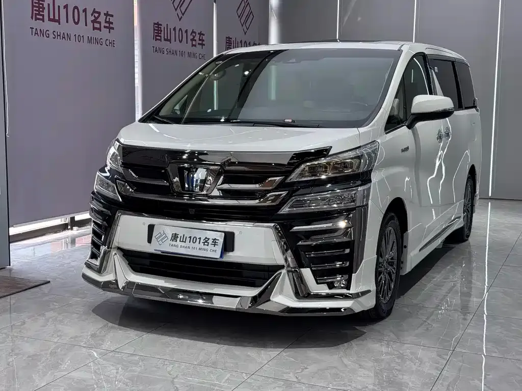 Toyota Vellfire — фото 1