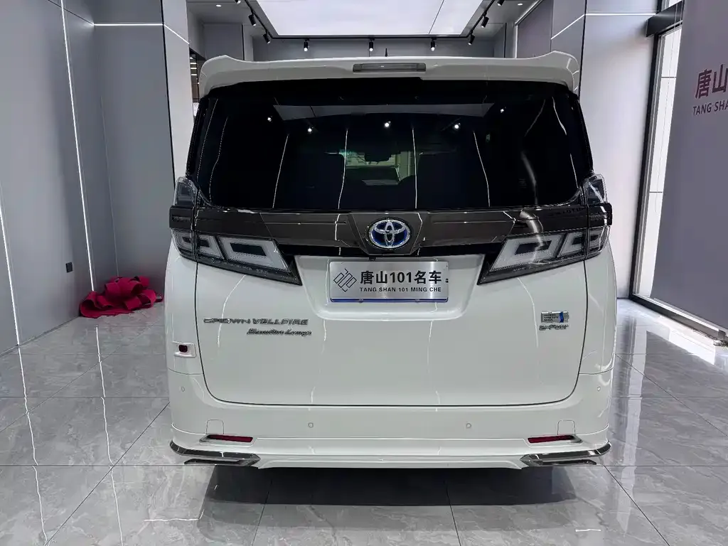Toyota Vellfire — фото 2