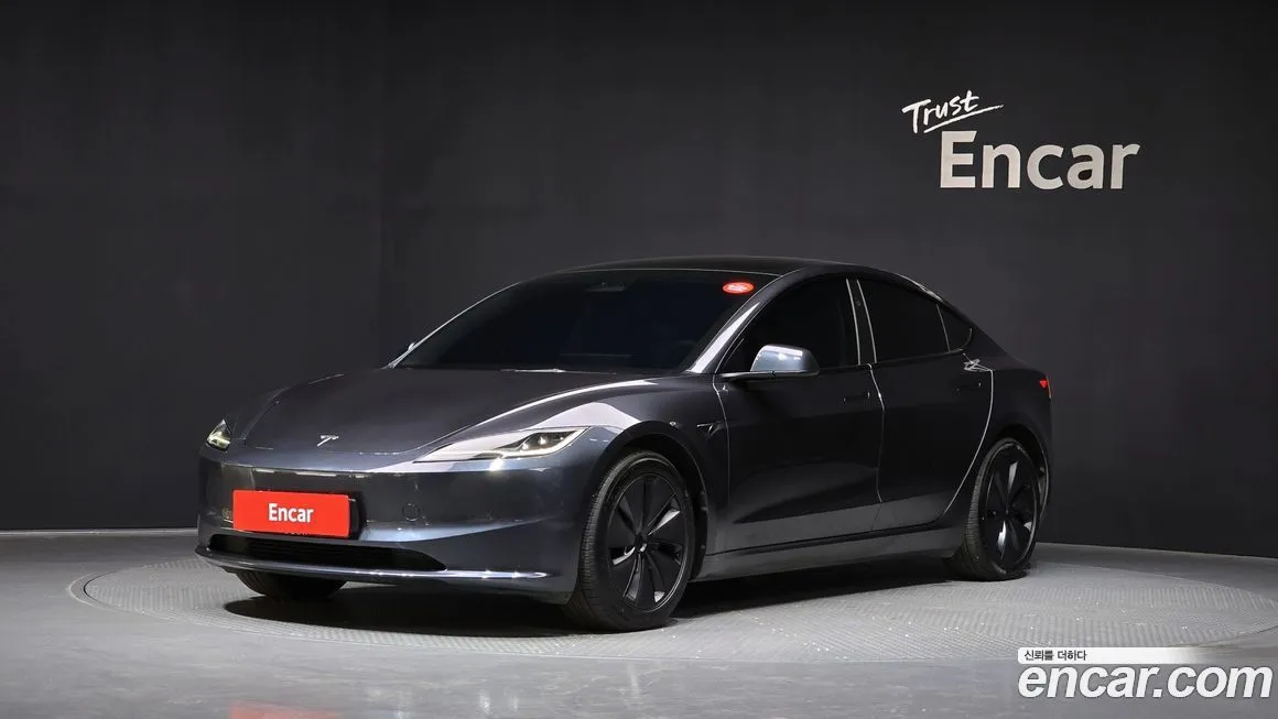 Tesla Model 3 — фото 1