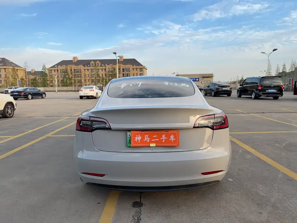 Tesla Model 3 — фото 4