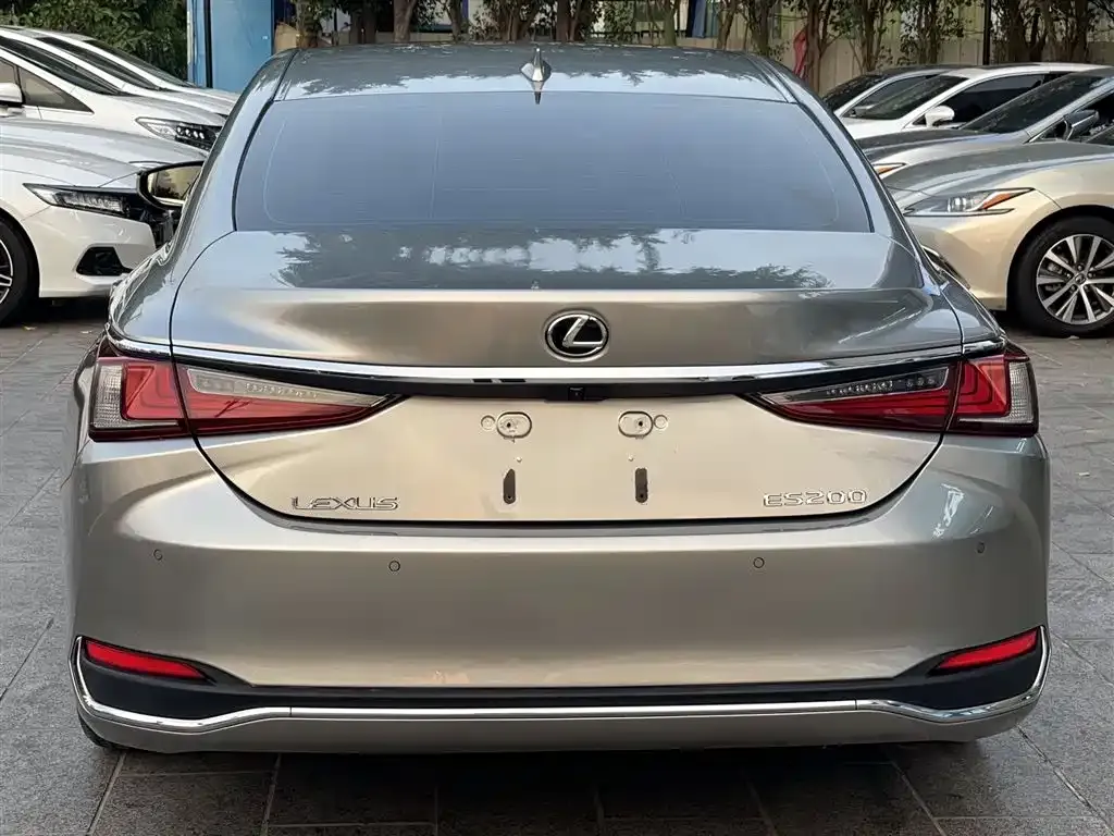 Lexus ES — фото 4