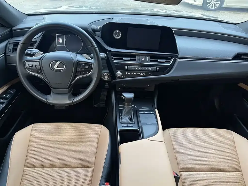 Lexus ES — фото 9