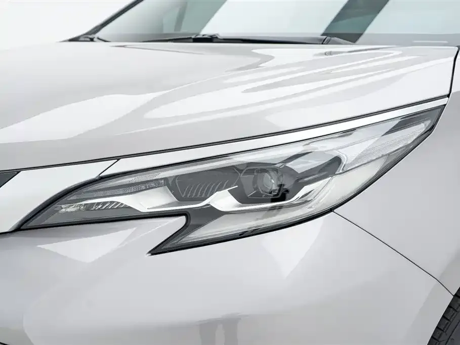 Toyota Sienna — фото 2