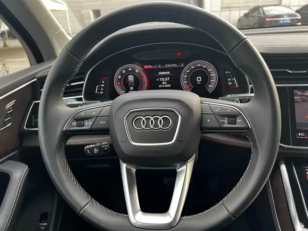 Audi Q7 — фото 7