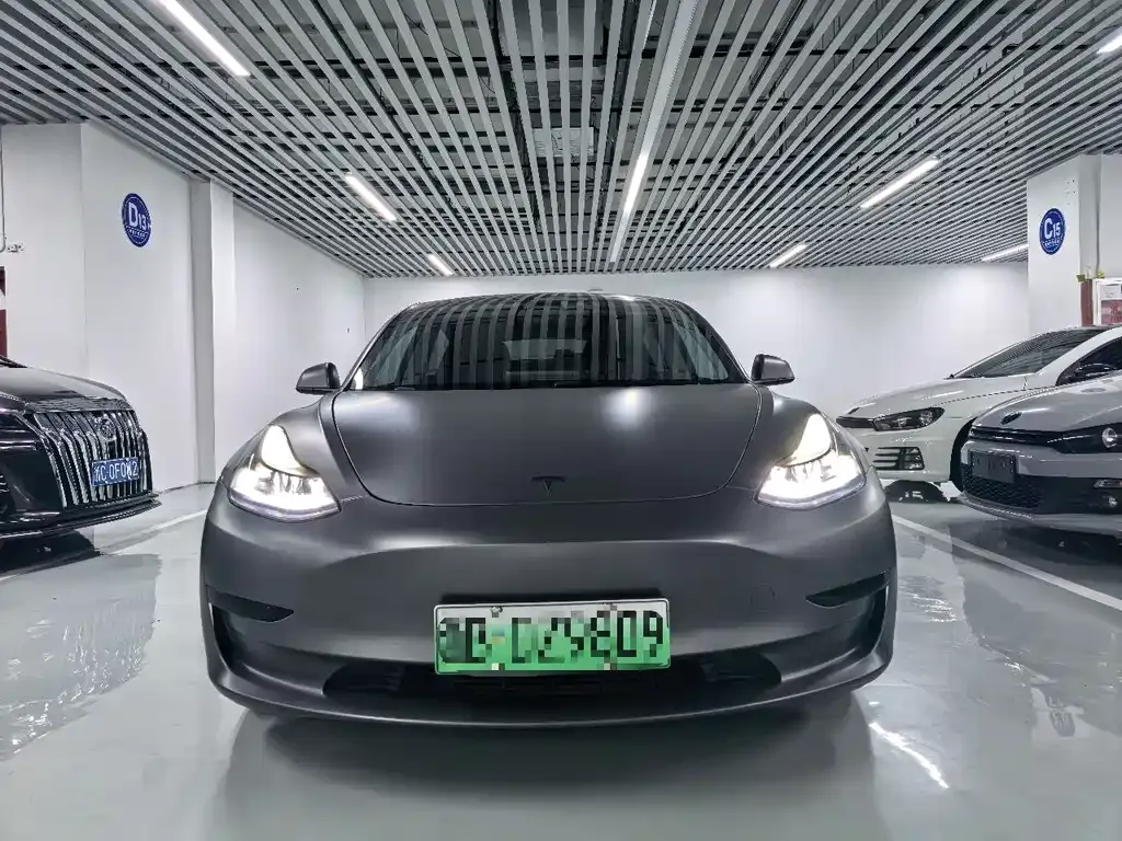 Tesla Model 3 — фото 8