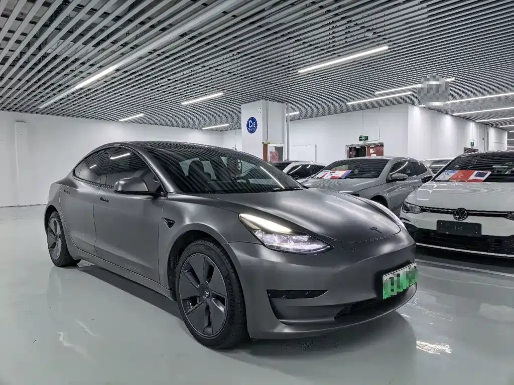 Tesla Model 3 — фото 10