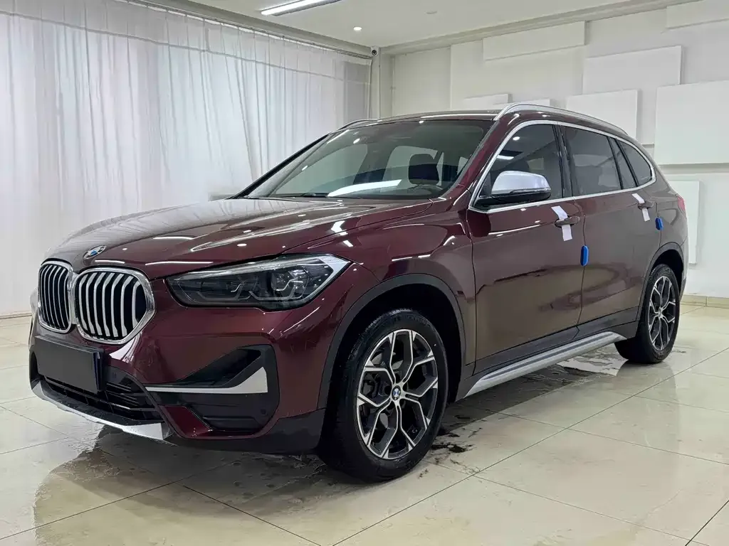 BMW X1 — фото 1