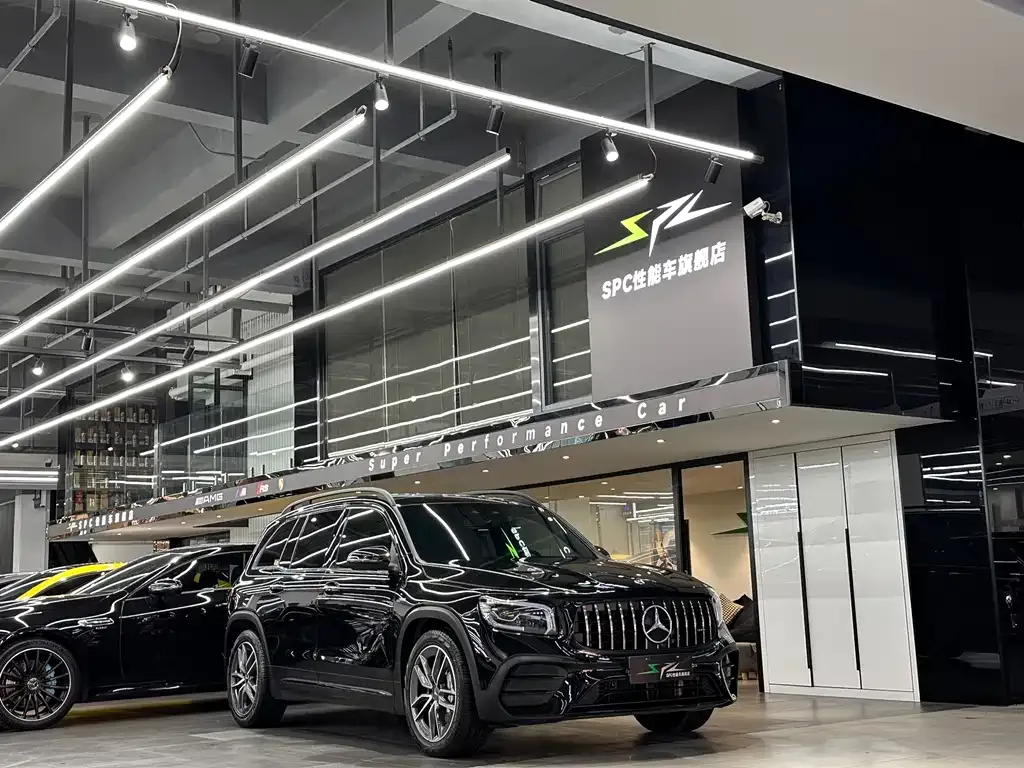 Mercedes-Benz GLB AMG — фото 1