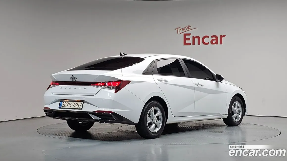 Hyundai AVANTE — фото 5