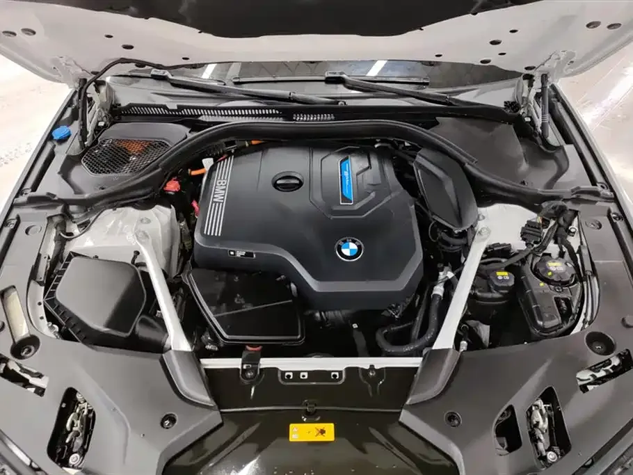 BMW 5 Series New Energy — фото 10