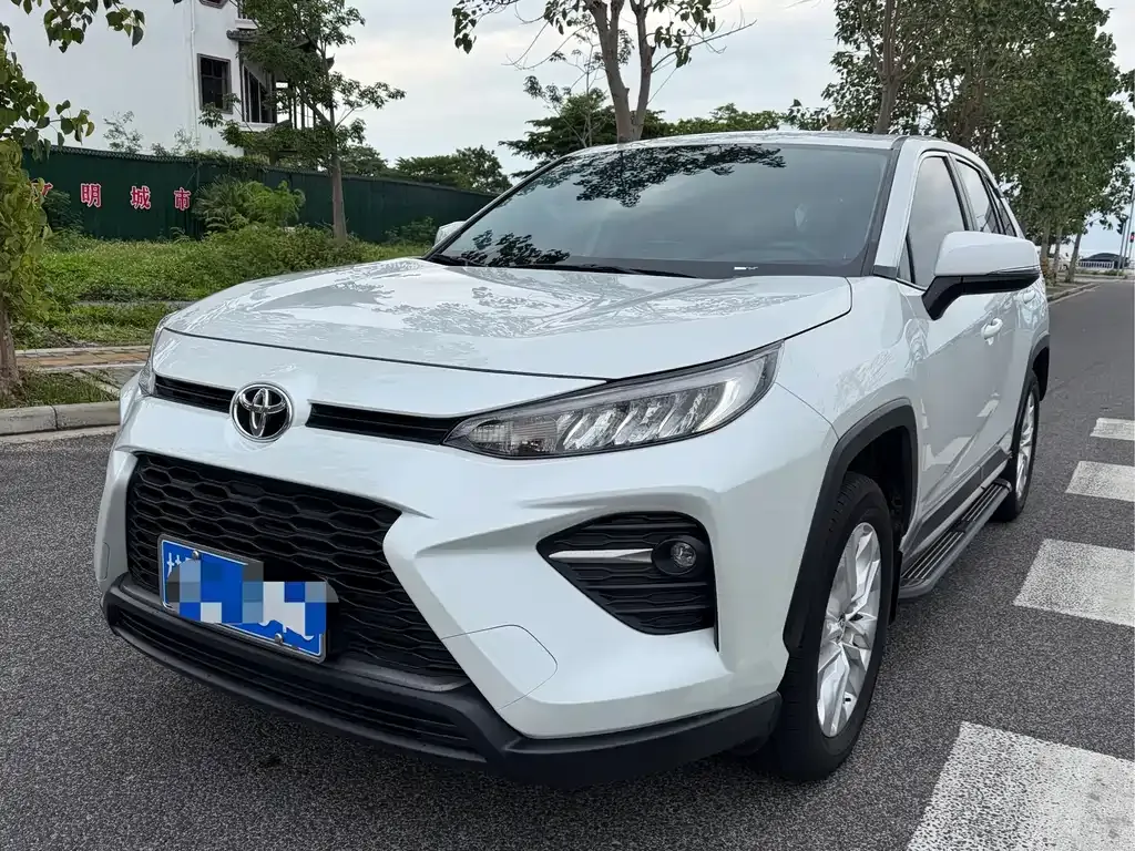 Toyota Wildlander — фото 1