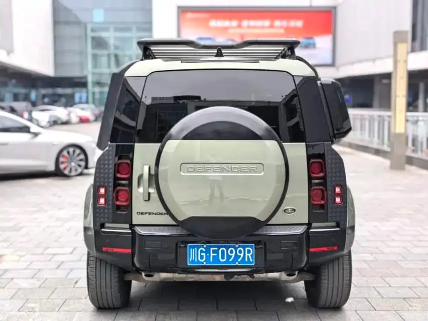 Land Rover Defender — фото 8
