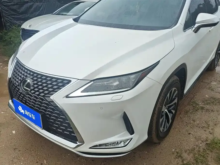 Lexus RX — фото 1
