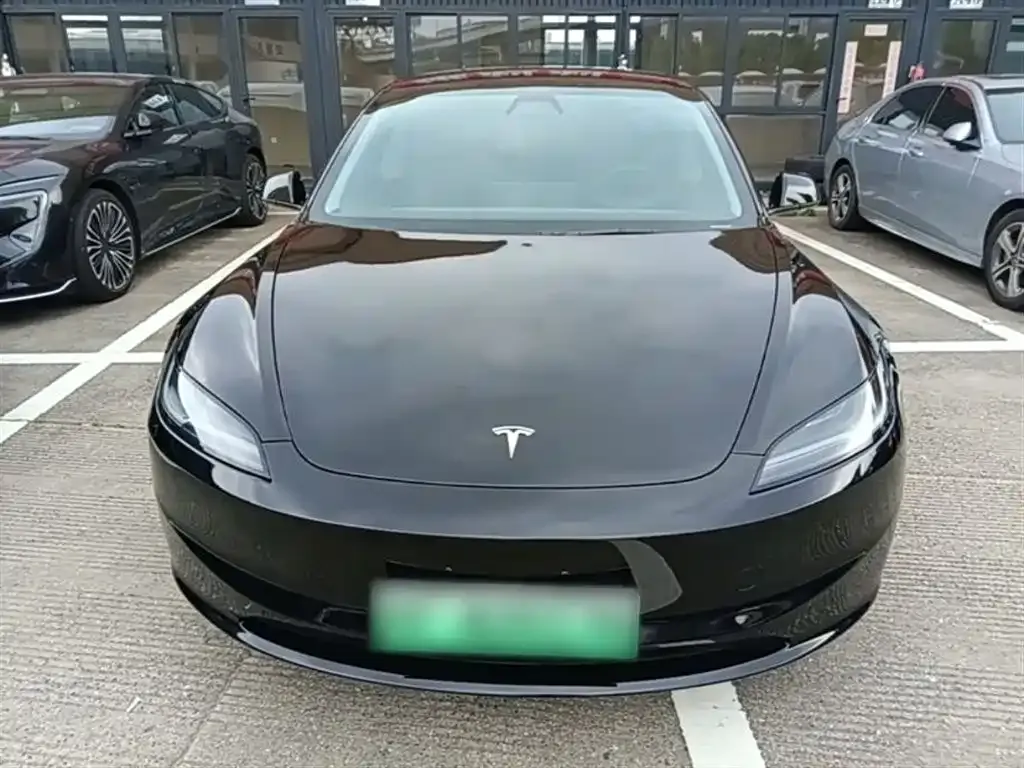 Tesla Model 3 — фото 3