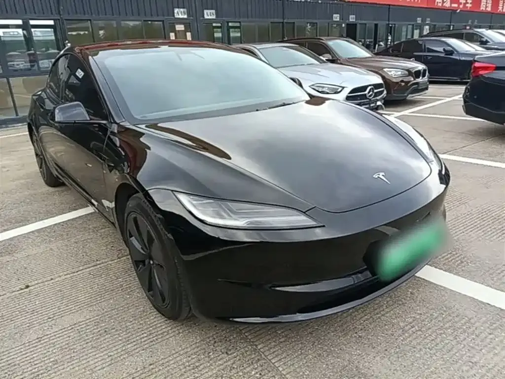 Tesla Model 3 — фото 10