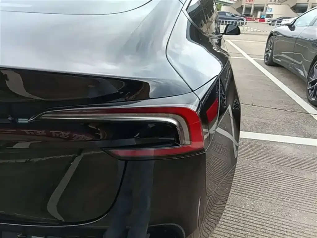 Tesla Model 3 — фото 5