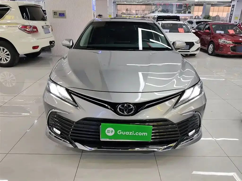 Toyota Camry — фото 5