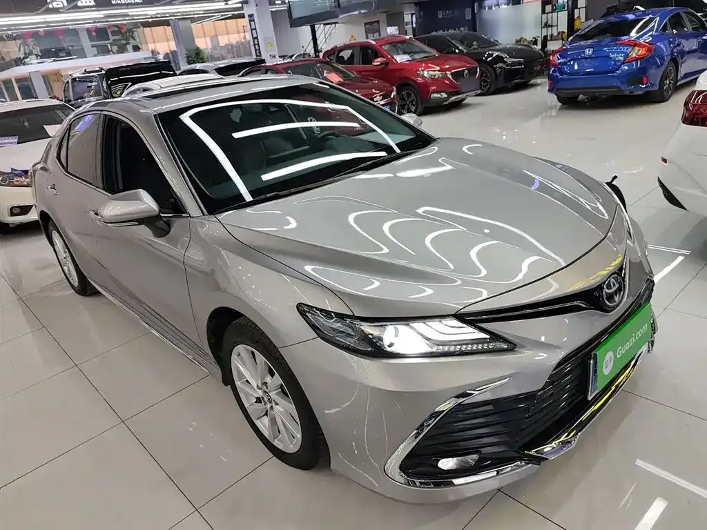 Toyota Camry — фото 6