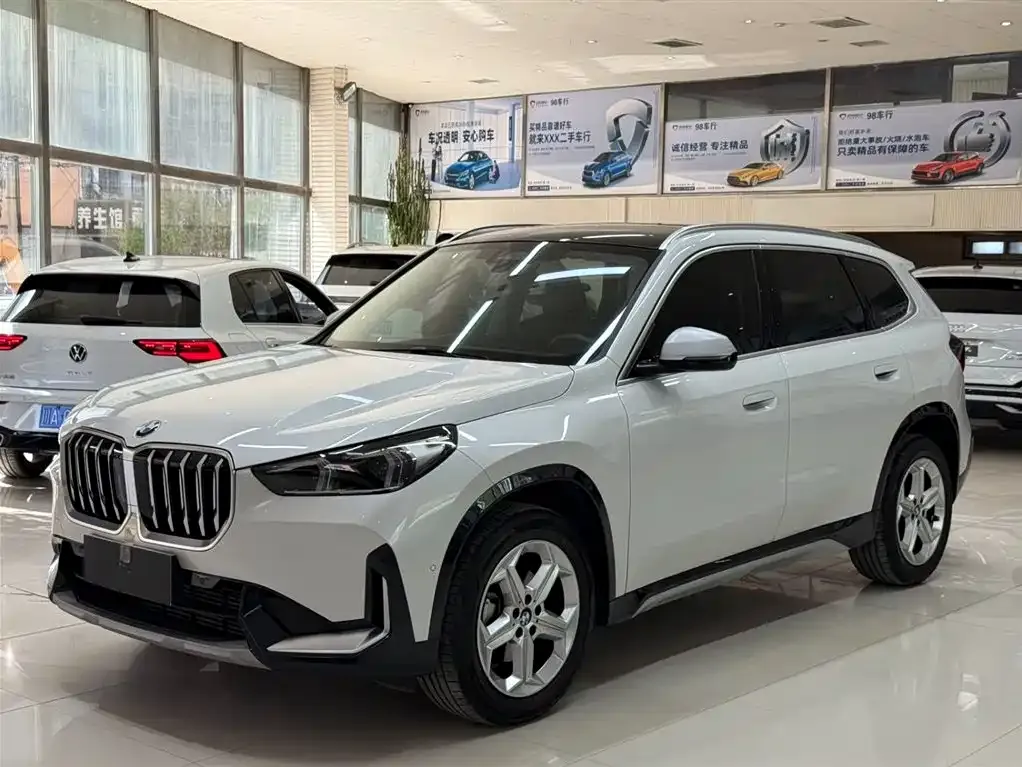 BMW X1 — фото 1