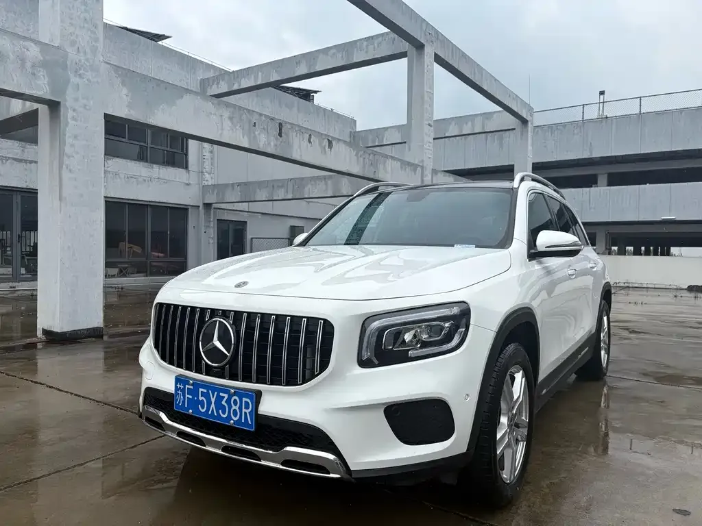 Mercedes-Benz GLB — фото 1