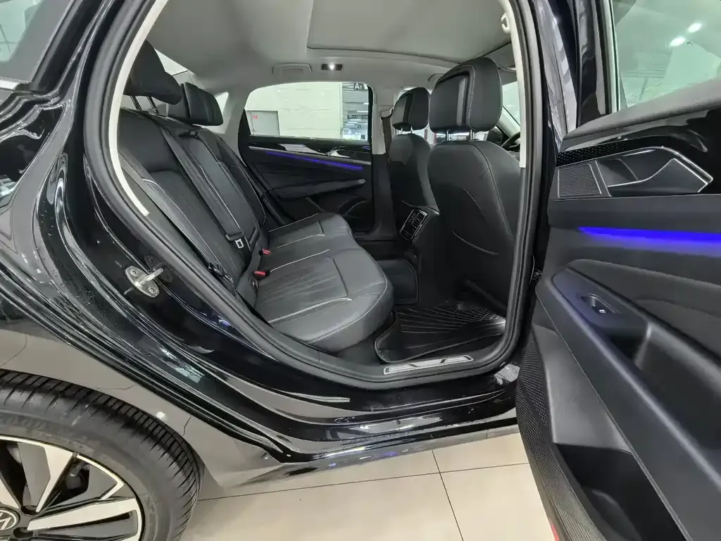 Volkswagen Passat — фото 4