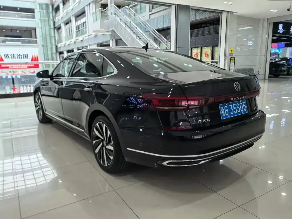 Volkswagen Passat — фото 8