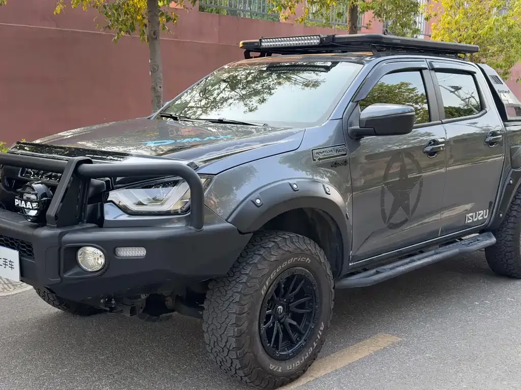 Isuzu D-MAX — фото 1
