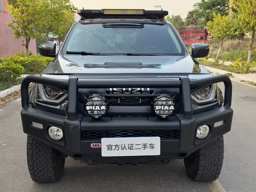 Isuzu D-MAX — фото 10