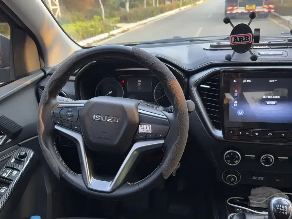 Isuzu D-MAX — фото 3