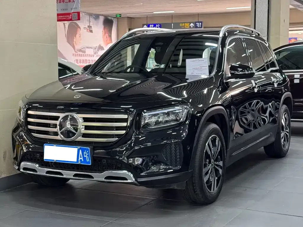 Mercedes-Benz GLB — фото 1