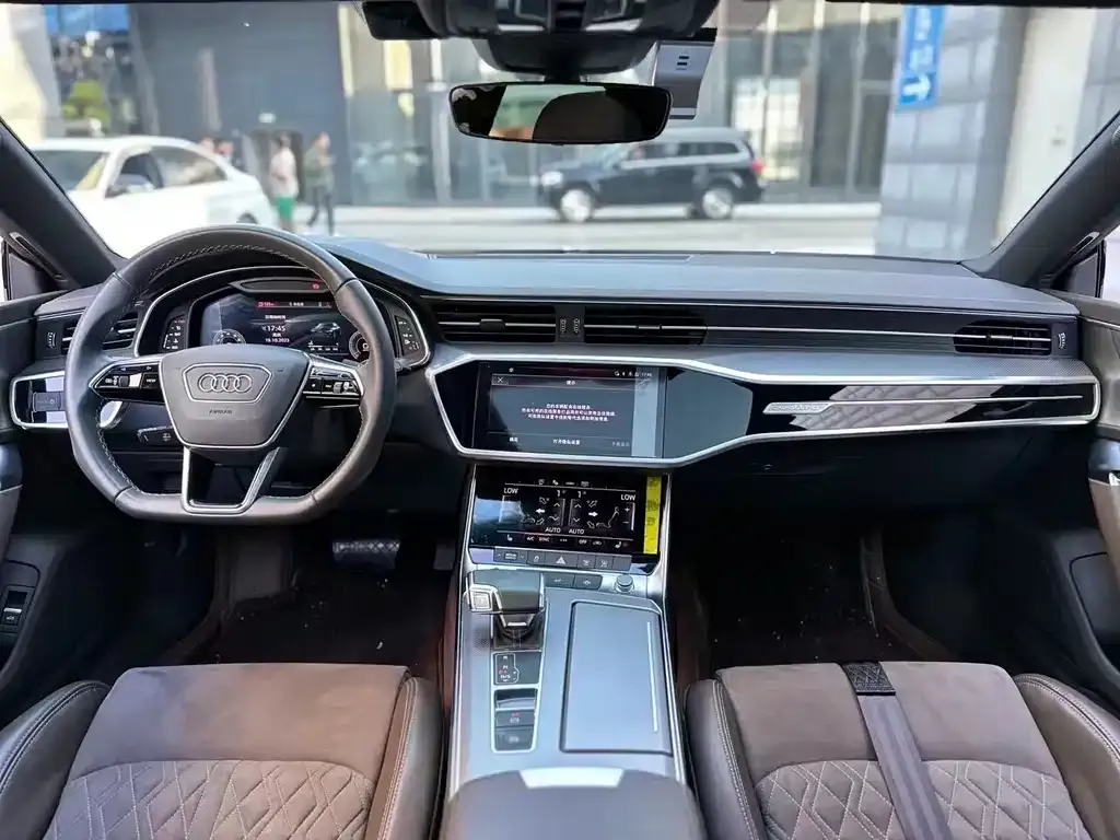Audi A7L — фото 5