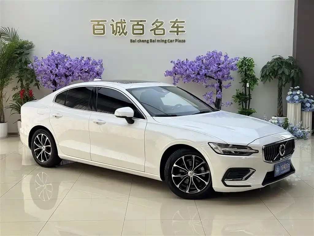 Volvo S60 — фото 10