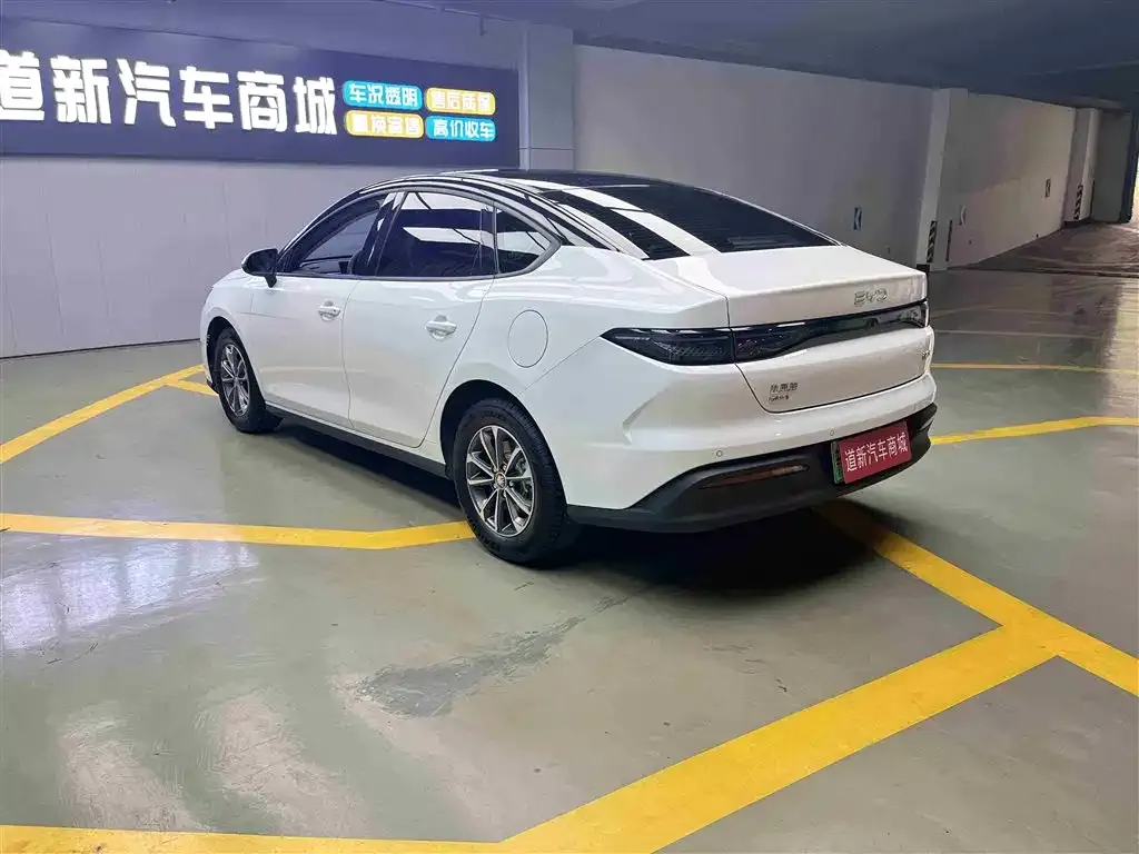 BYD Seal 05 DM-i — фото 8