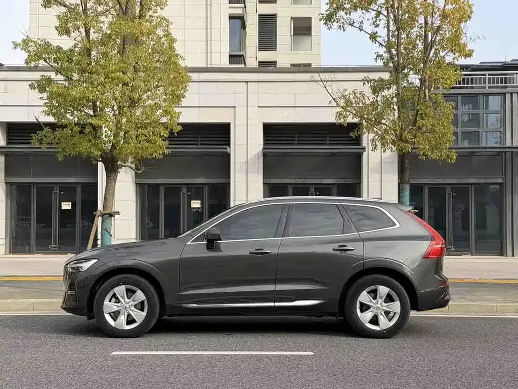 Volvo XC60 — фото 5