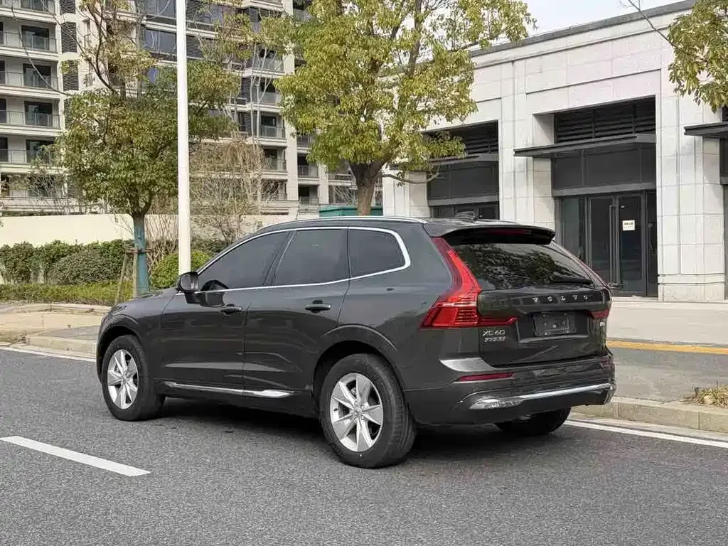 Volvo XC60 — фото 6