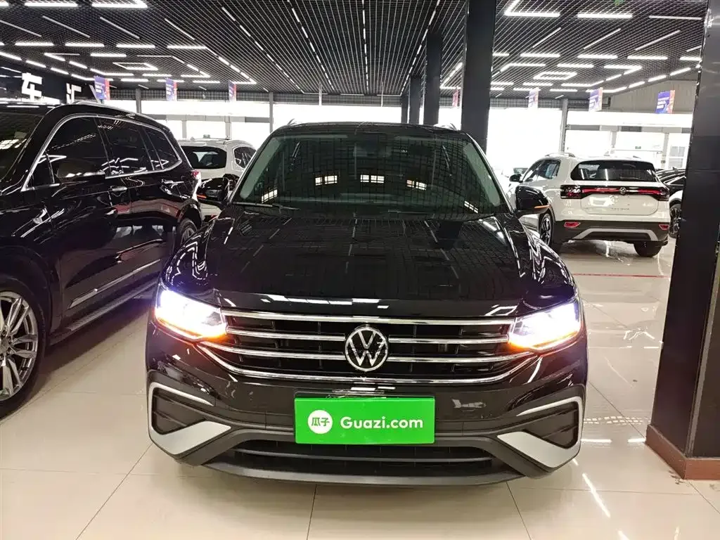 Volkswagen Tiguan L — фото 3