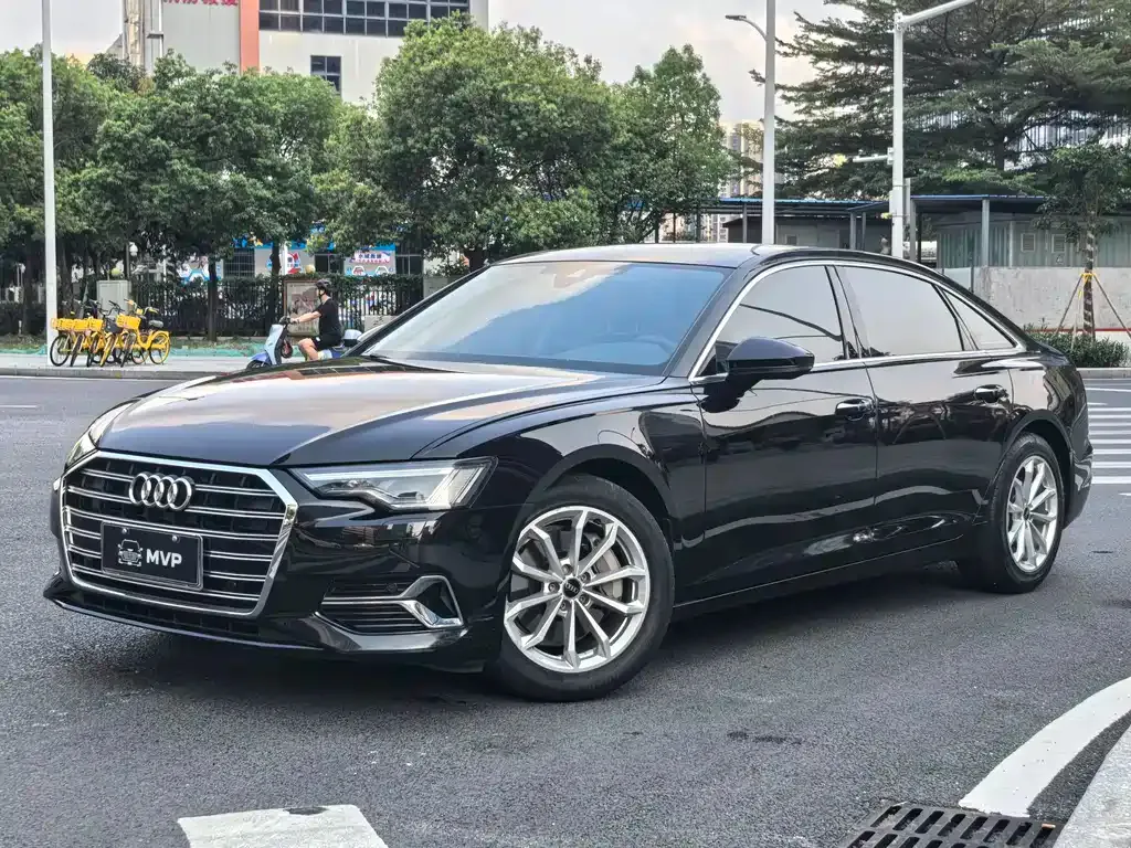 Audi A6L — фото 1