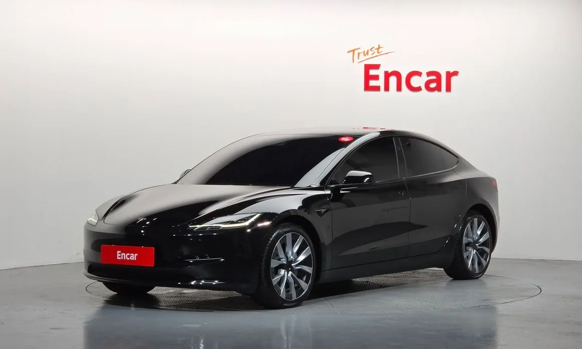 Tesla Model 3 — фото 1