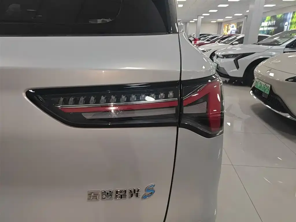 Wuling Xingguang S — фото 10