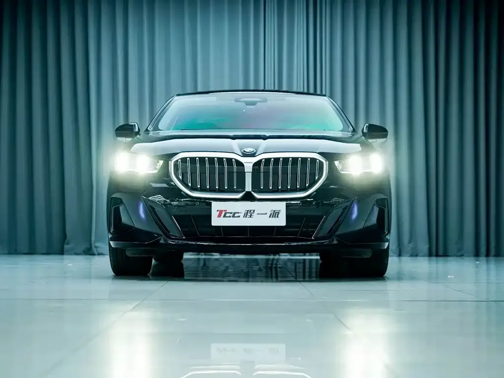 BMW 5 Series — фото 3