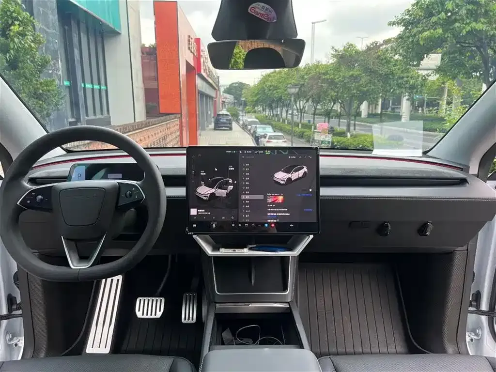 Tesla Model Y L — фото 4