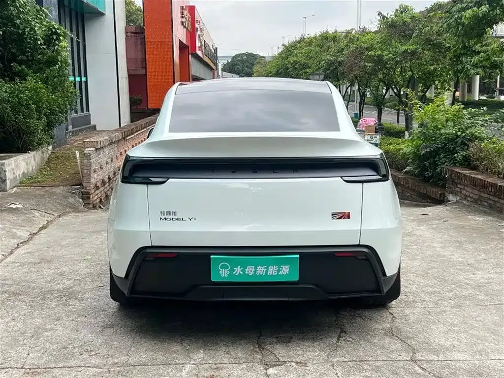 Tesla Model Y L — фото 3