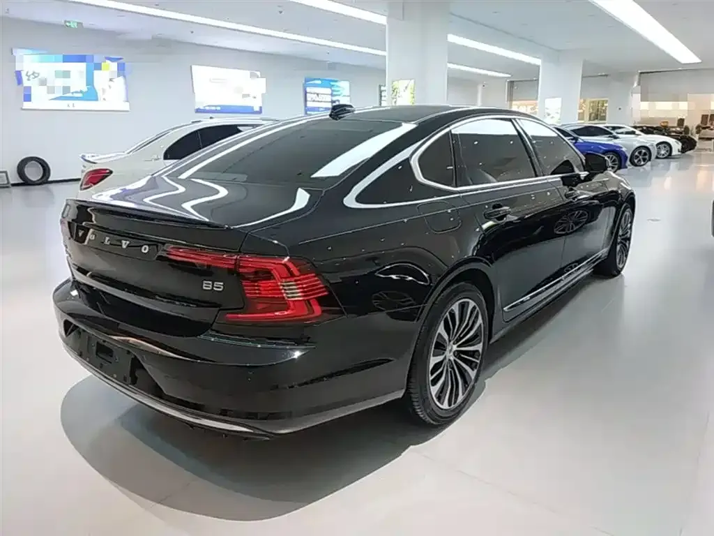 Volvo S90 — фото 3