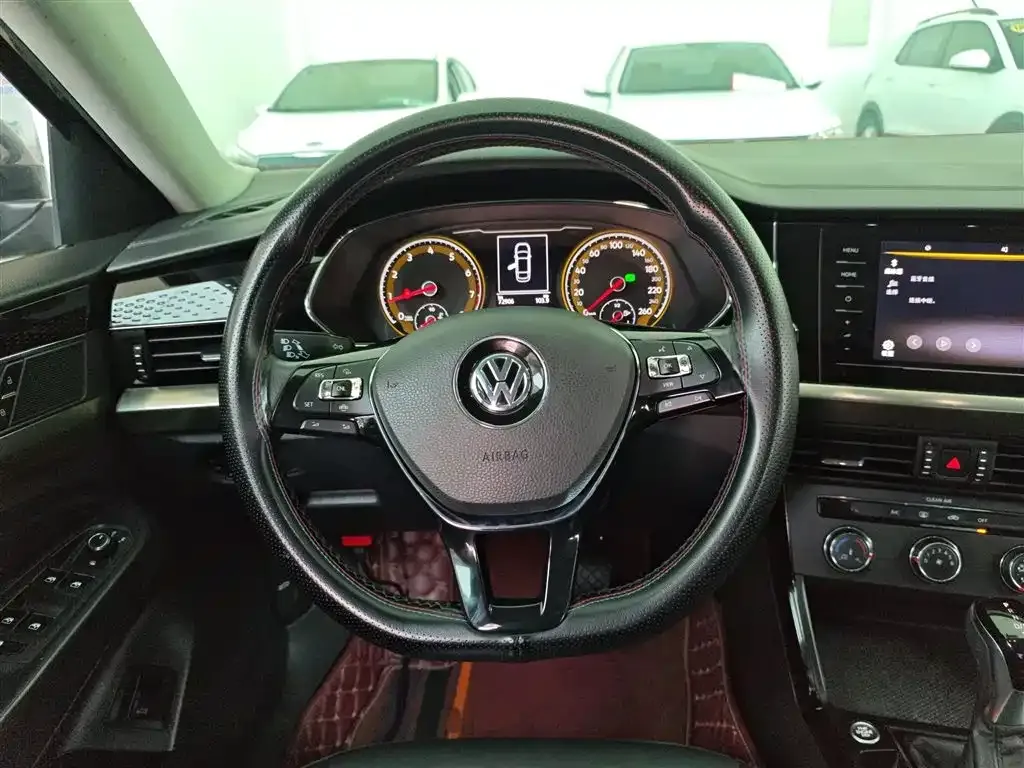 Volkswagen Passat — фото 10