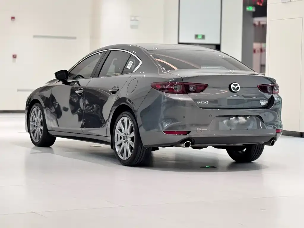 Mazda 3 Axela — фото 4