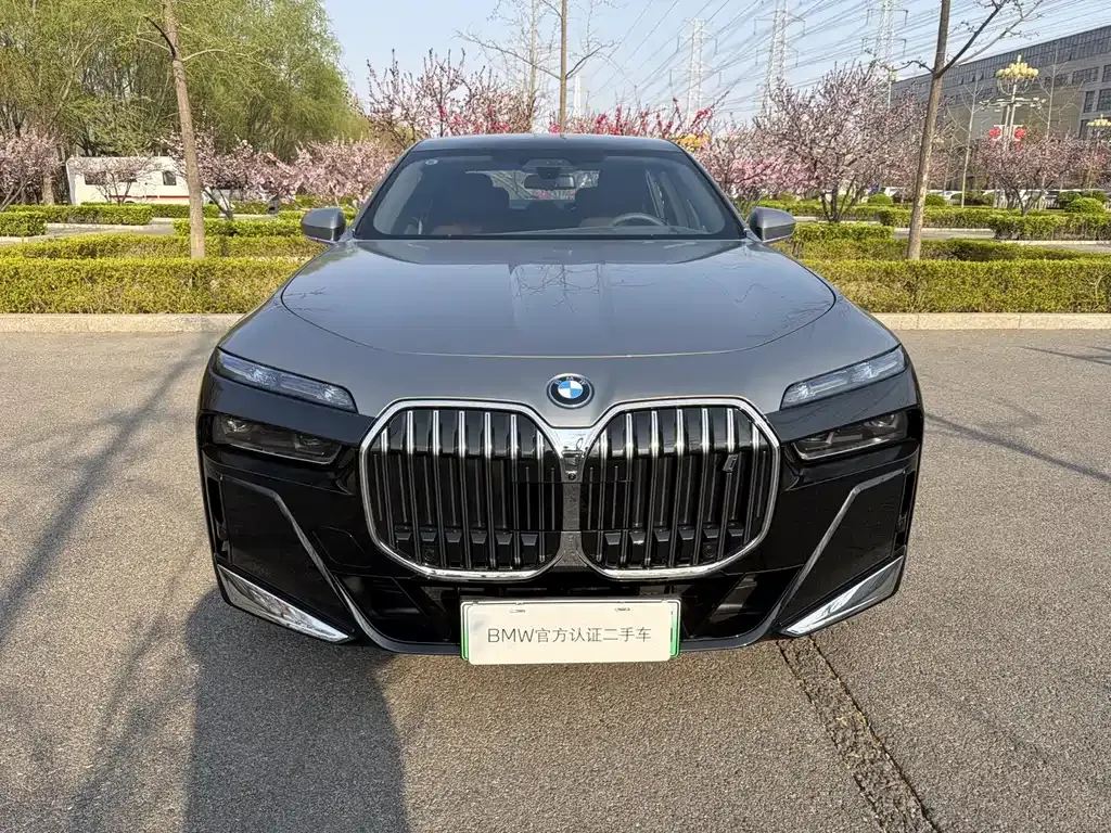 BMW i7 — фото 10