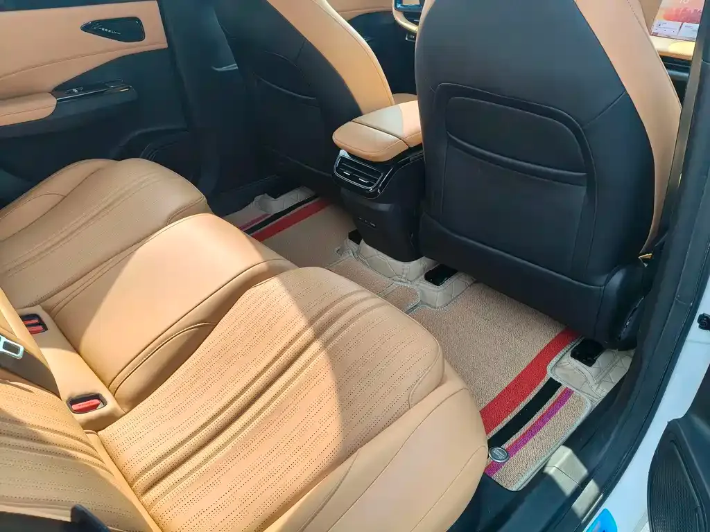 Geely Galaxy L7 — фото 6