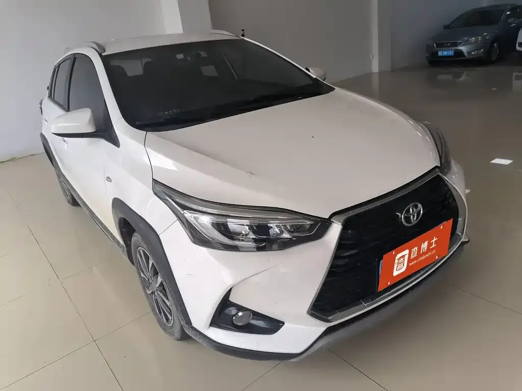 Toyota Yaris L — фото 4